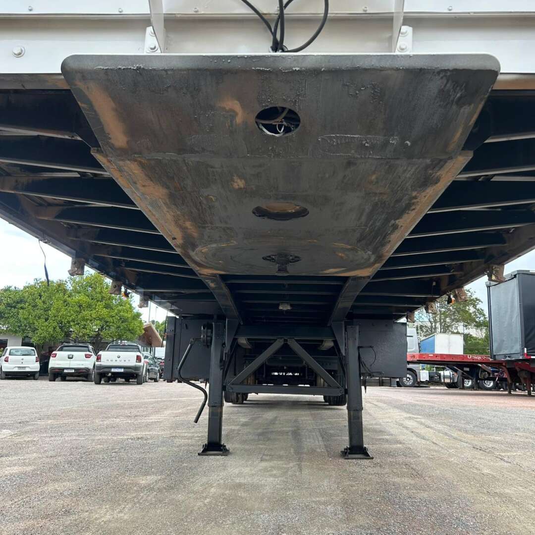 Carreta SEMI-REBOQUE BAU SIDER São Pedro ANO 2020 3 Eixos de Patio 201 Caminhoes e Carretas no Paraná