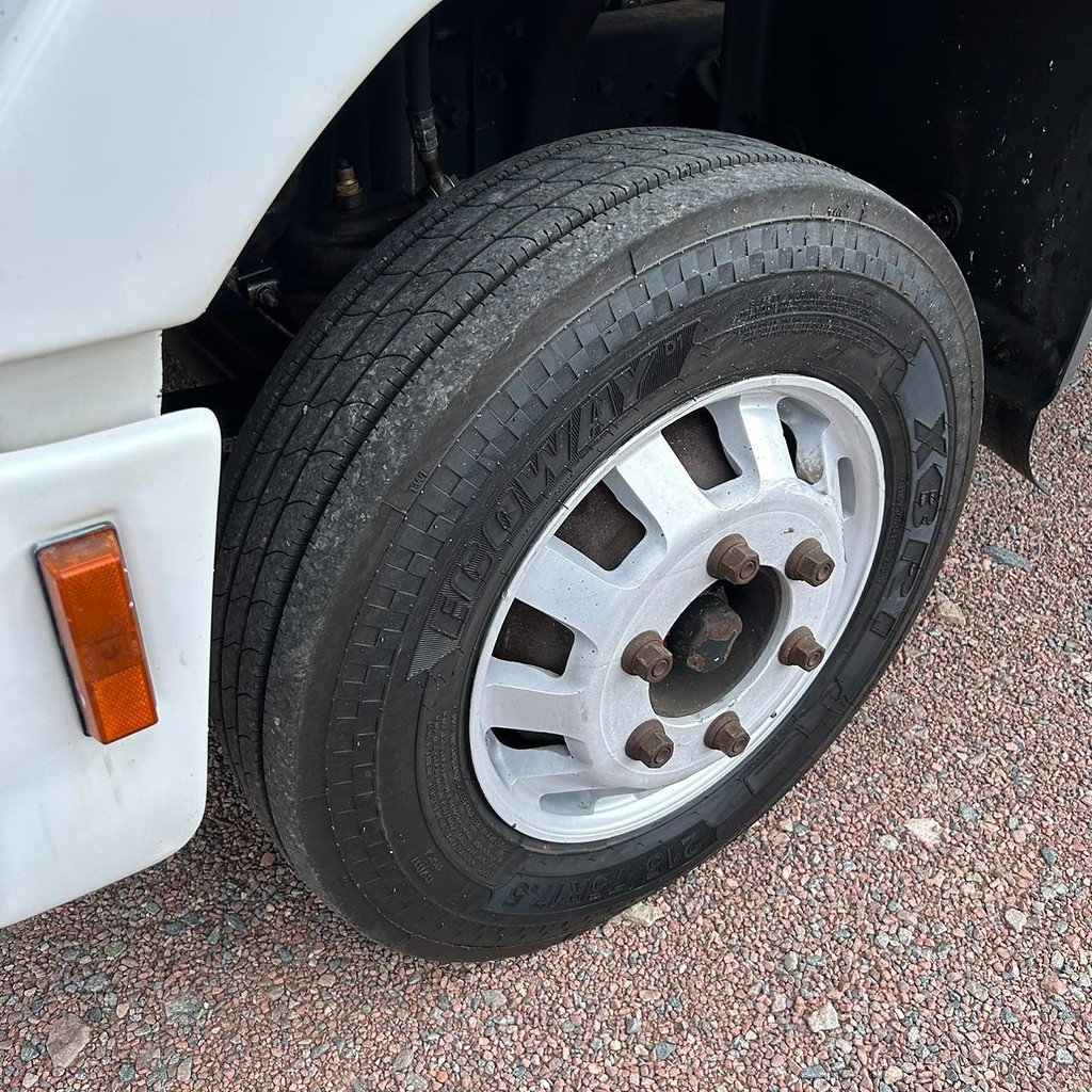 Caminhão FORD CARGO 816 Baú Frigorífico ANO 2013 de Patio 201 Caminhoes e Carretas no Paraná