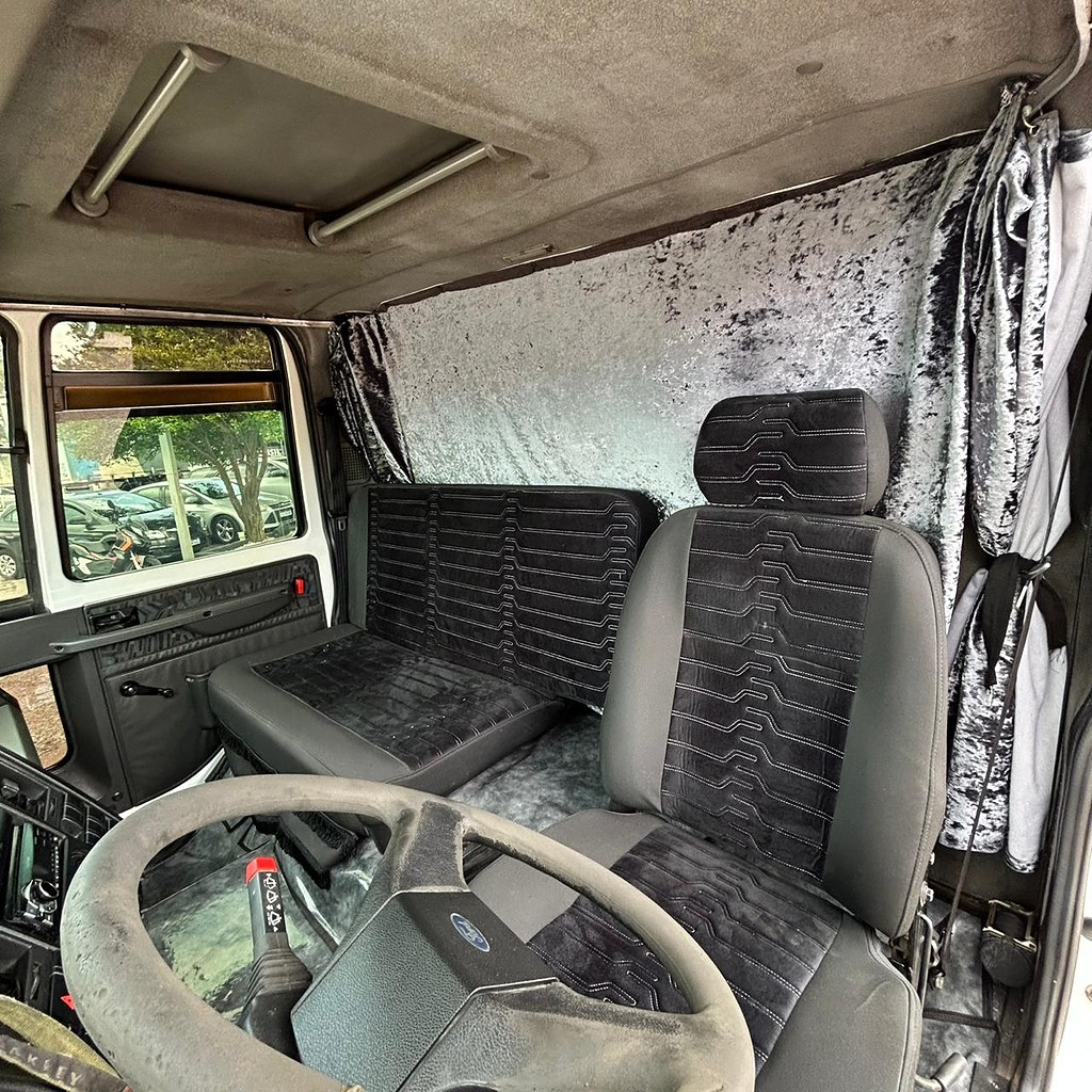 Caminhão FORD CARGO 816 Baú Frigorífico ANO 2013 de Patio 201 Caminhoes e Carretas no Paraná