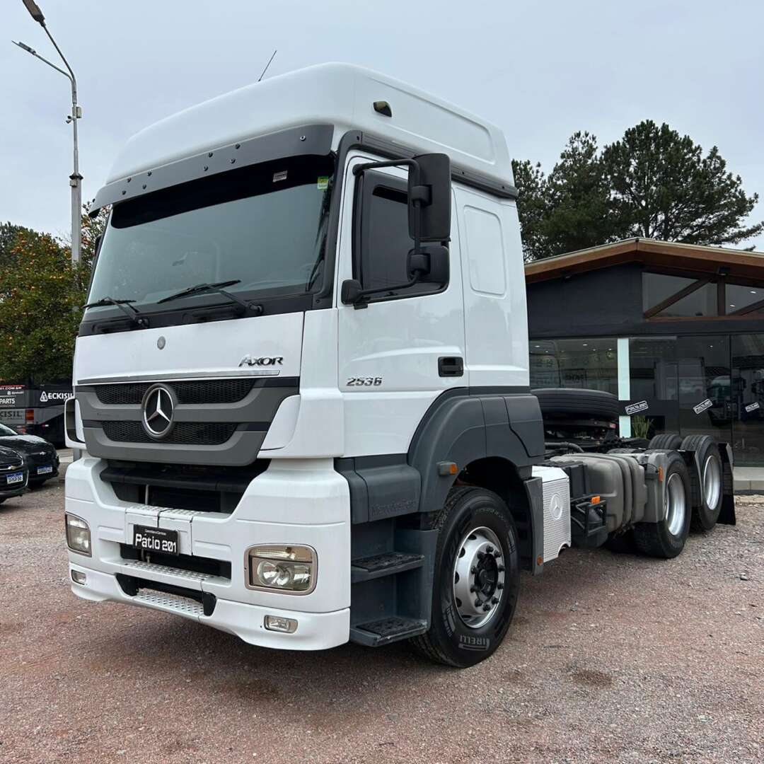 Caminhão MERCEDES BENZ MB 2536 Cavalo Mecânico ANO 2021 de Patio 201 Caminhoes e Carretas no Paraná
