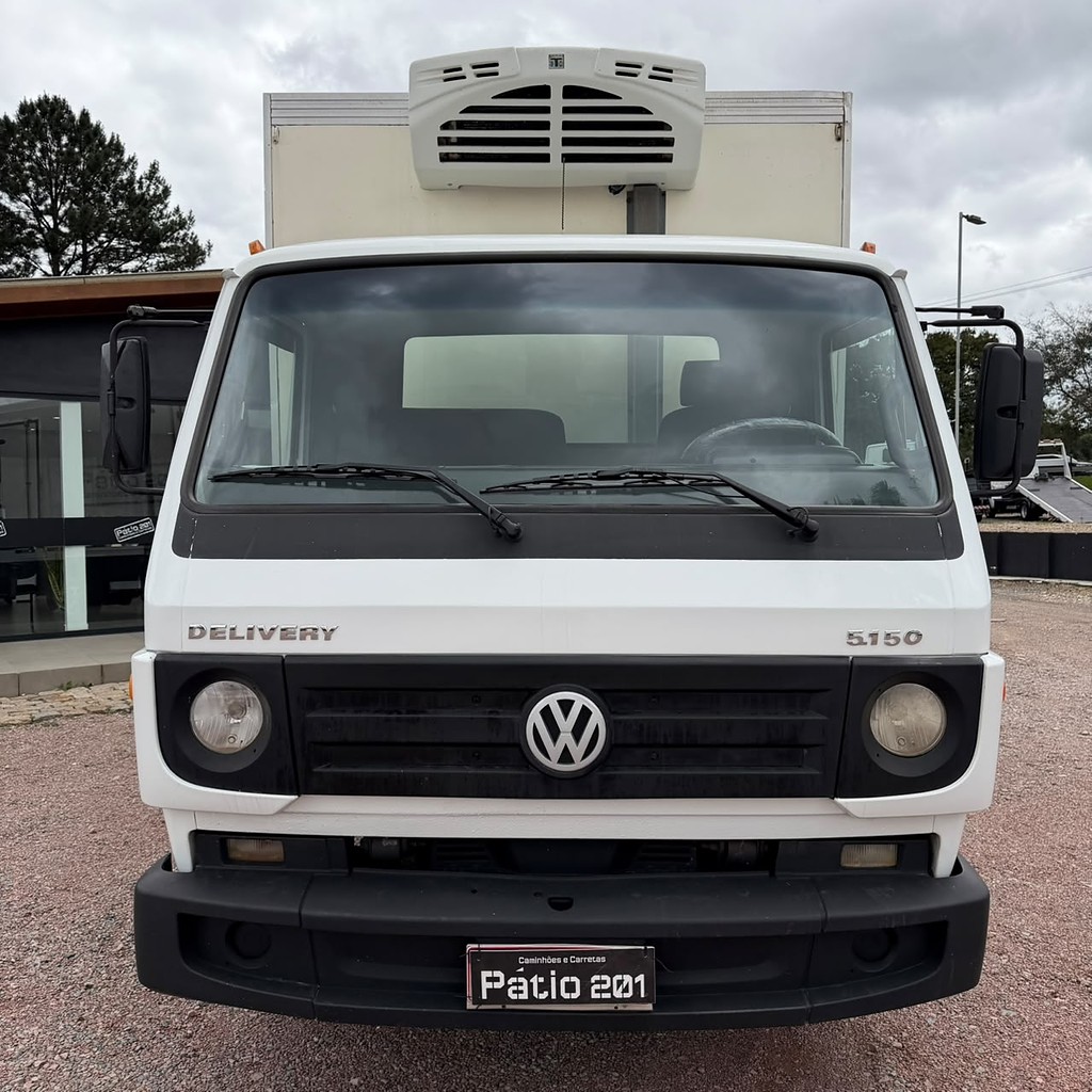 Caminhão VOLKSWAGEN VW 5150 Baú Frigorífico ANO 2015 de Patio 201 Caminhoes e Carretas no Paraná