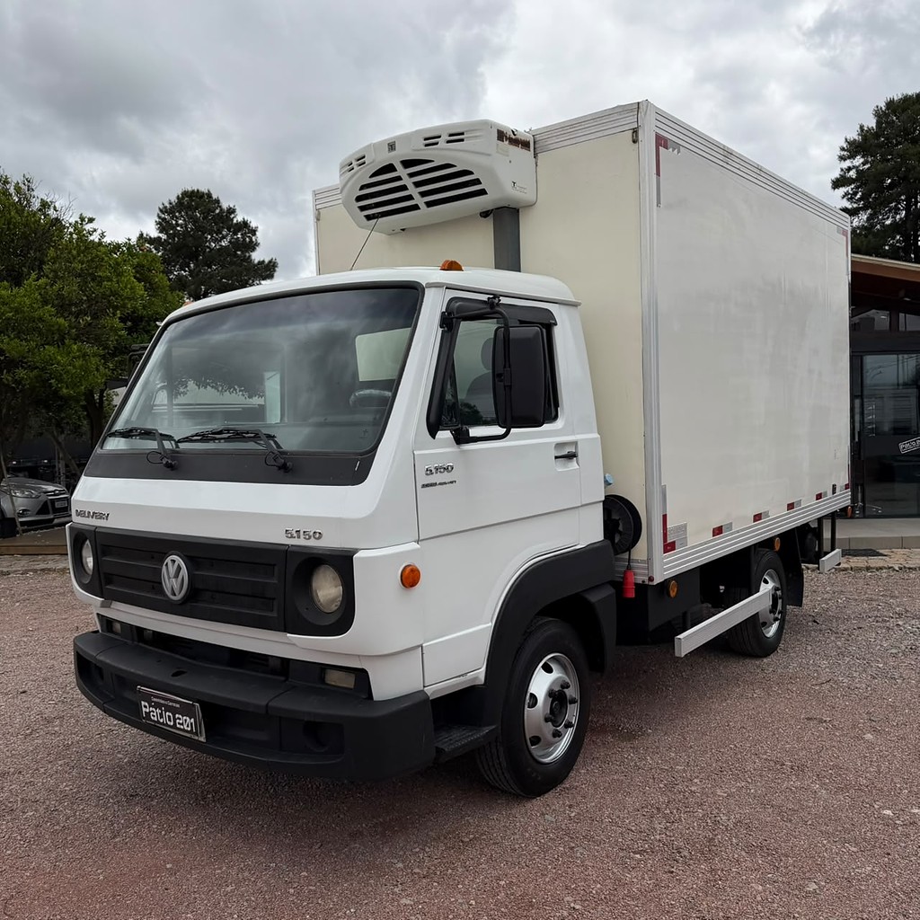 Caminhão VOLKSWAGEN VW 5150 Baú Frigorífico ANO 2015 de Patio 201 Caminhoes e Carretas no Paraná