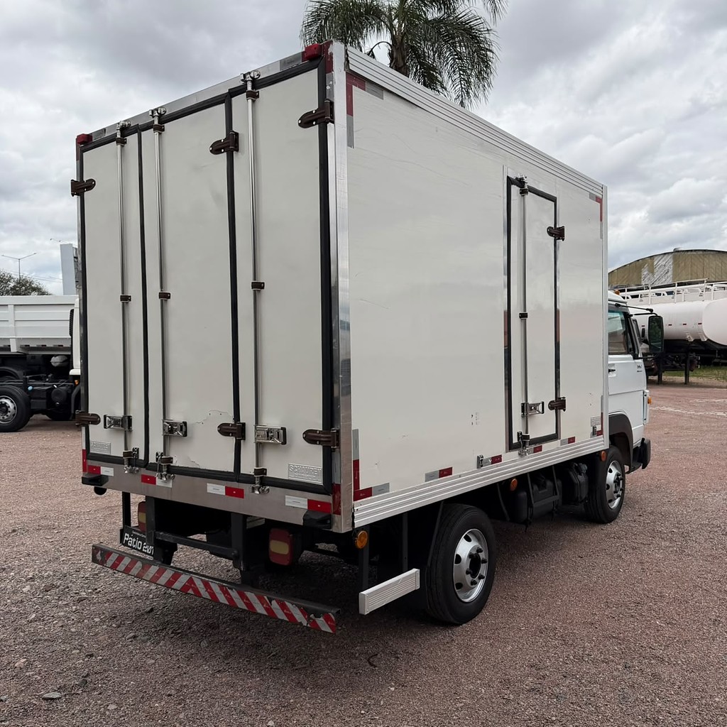 Caminhão VOLKSWAGEN VW 5150 Baú Frigorífico ANO 2015 de Patio 201 Caminhoes e Carretas no Paraná