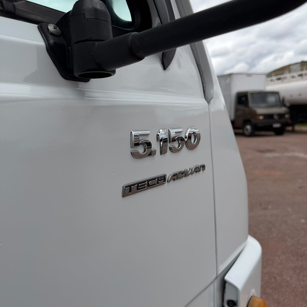 Caminhão VOLKSWAGEN VW 5150 Baú Frigorífico ANO 2015 de Patio 201 Caminhoes e Carretas no Paraná