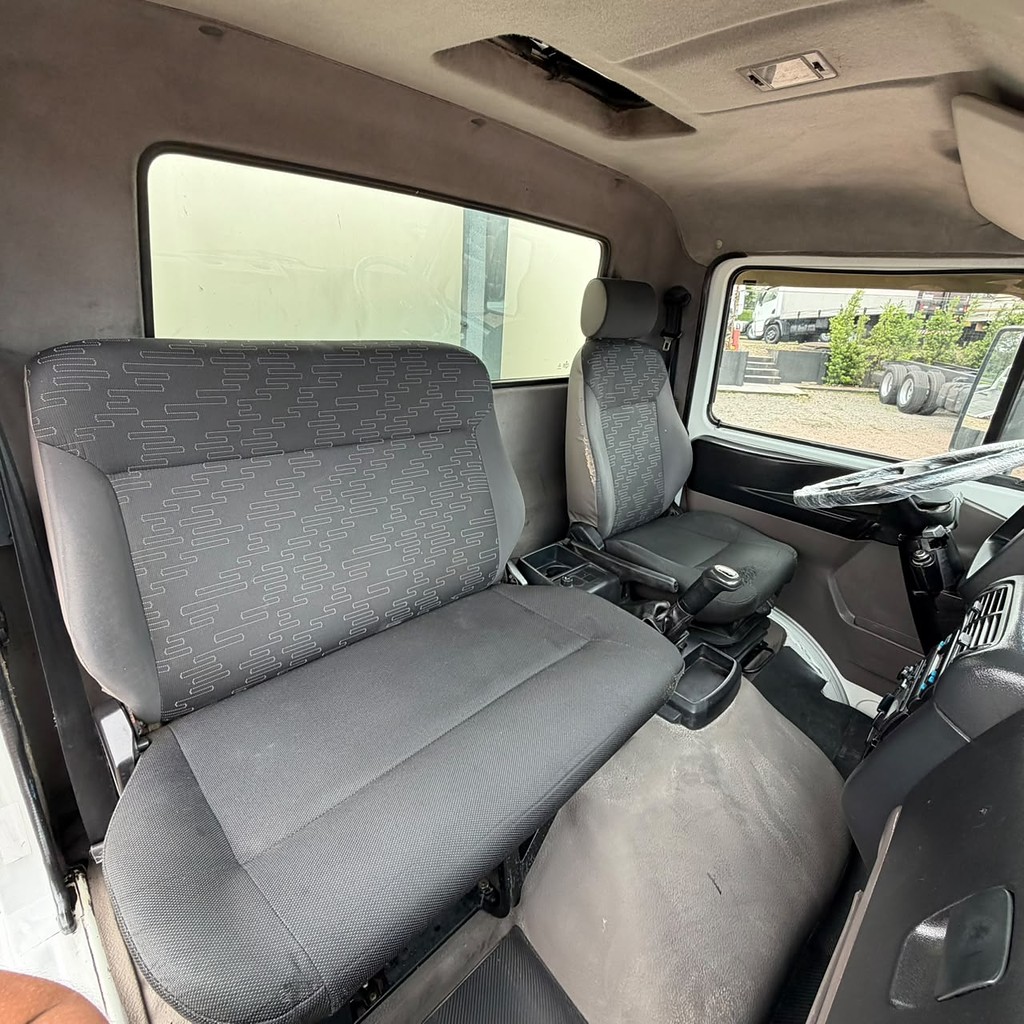 Caminhão VOLKSWAGEN VW 5150 Baú Frigorífico ANO 2015 de Patio 201 Caminhoes e Carretas no Paraná