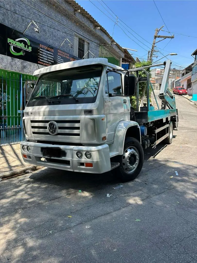 Caminhão VOLKSWAGEN VW 17230 Poliguindaste Duplo Articulado ANO 2014 de Paulo Eduardo em São Paulo