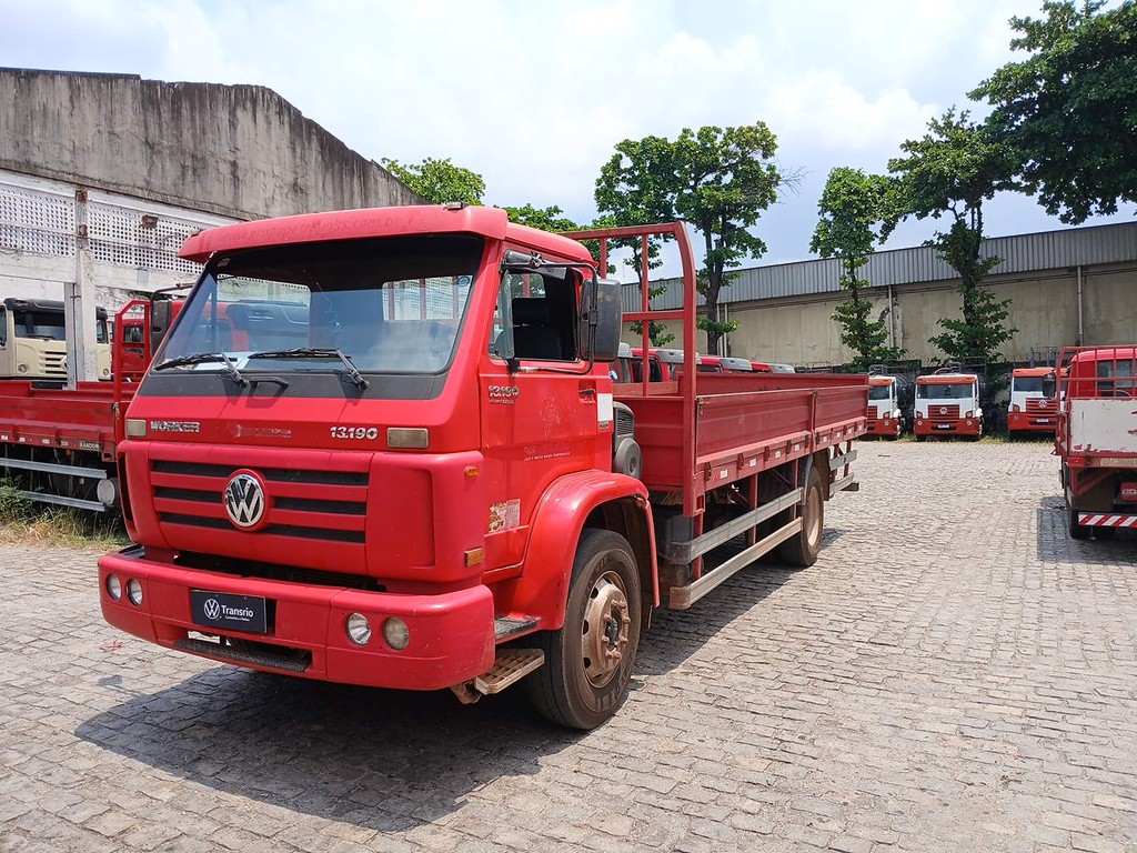 Caminhão VOLKSWAGEN VW 13190 Carroceria ANO 2015 de Fernando Vamos Seminovos em São Paulo