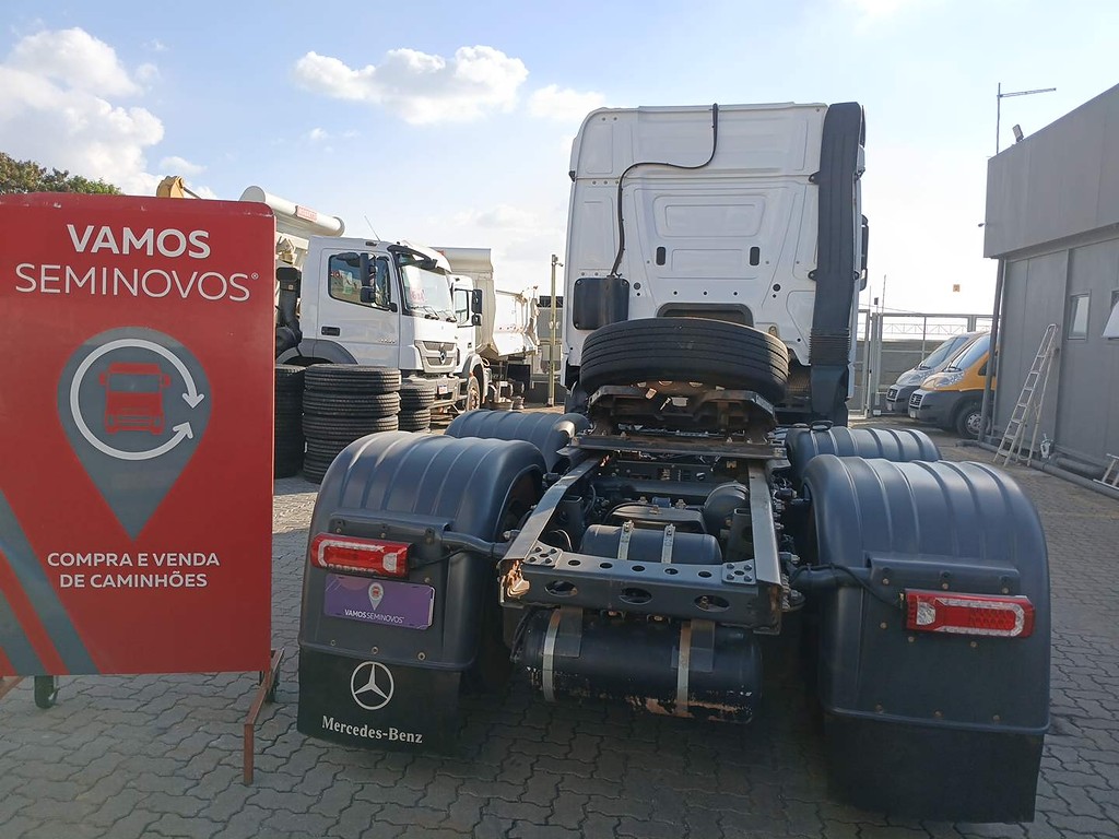 Caminhão MERCEDES BENZ MB 2548 Cavalo Mecânico ANO 2021 de Fernando Vamos Seminovos em São Paulo