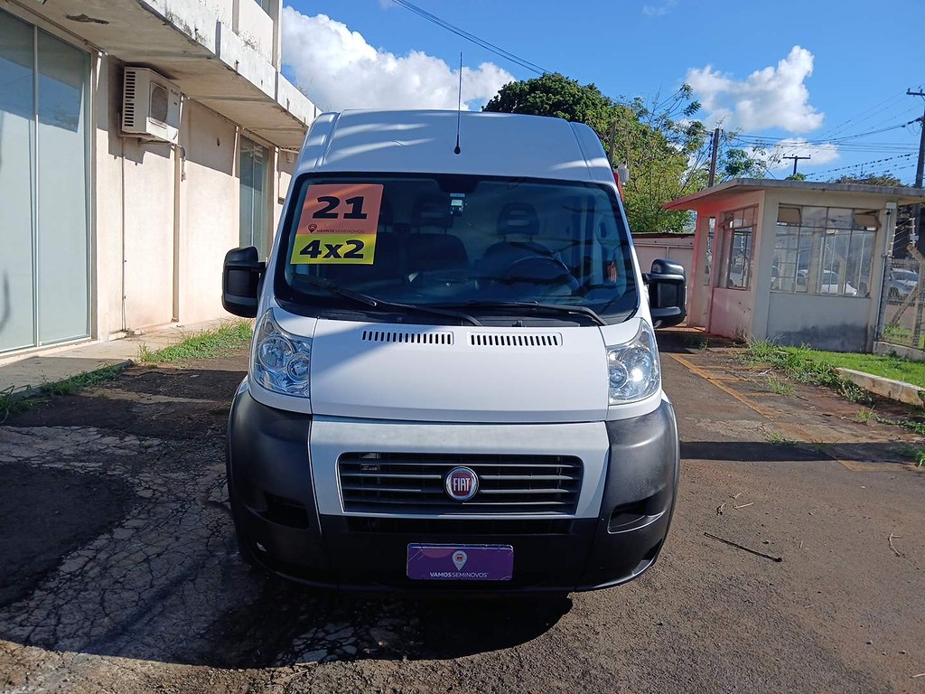 Caminhão ·UTILITÁRIO FIAT DUCATO MAXICARGO 2.3 Baú Furgão ANO 2021 de Thiago Vamos Seminovos em São Paulo