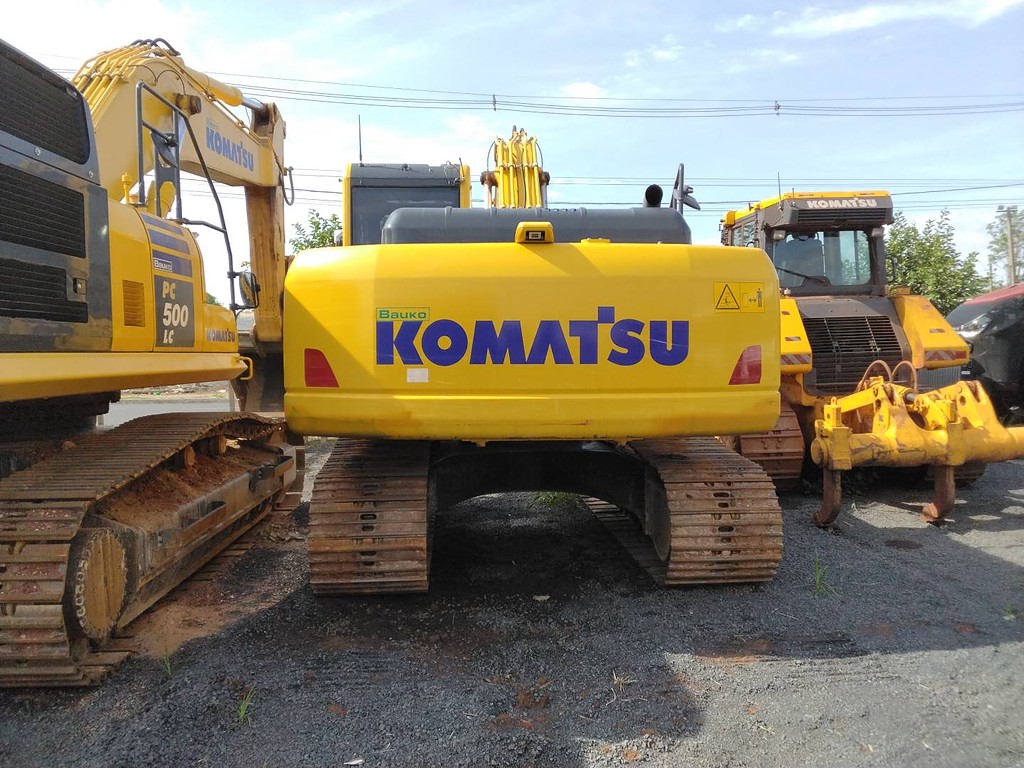 ESCAVADEIRA KOMATSU PC210 ANO 2022 de Fernando Vamos Seminovos em São Paulo