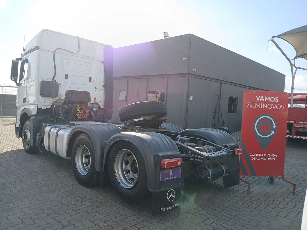 Caminhão MERCEDES BENZ MB 2548 Cavalo Mecânico ANO 2021 de Fernando Vamos Seminovos em São Paulo