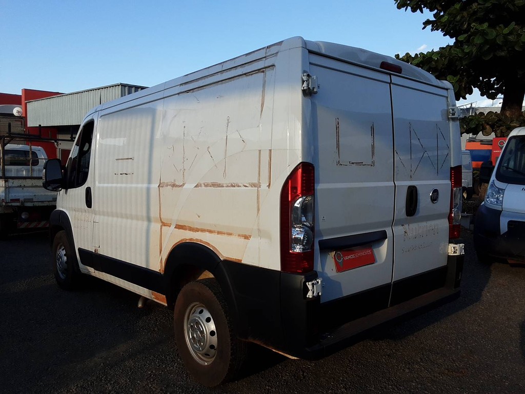 Caminhão ·UTILITÁRIO FIAT DUCATO CARGO 2.3 Baú Furgão ANO 2019 de Thiago Vamos Seminovos em São Paulo