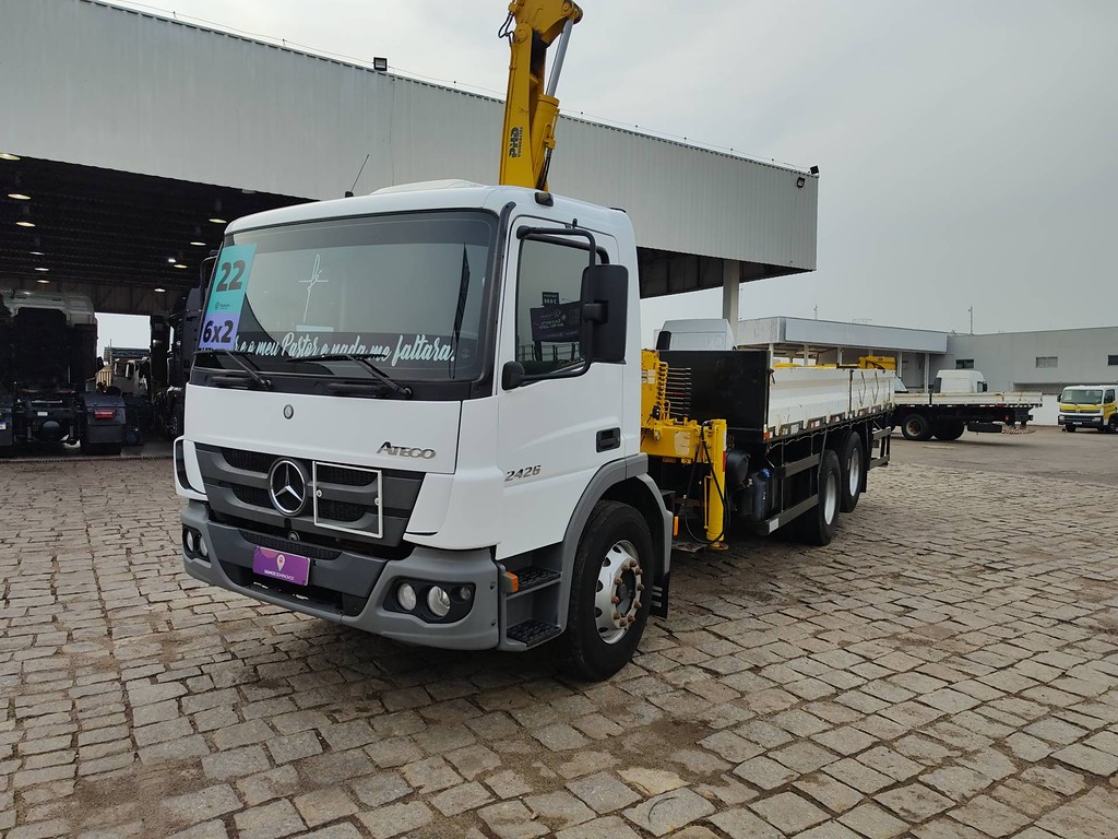 Caminhão MERCEDES BENZ MB 2426 Guincho Munck ANO 2022 de Vamos Seminovos em São Paulo