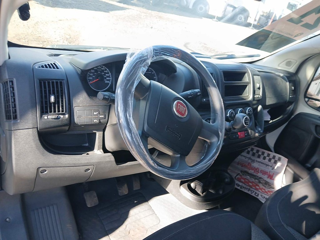 Caminhão ·UTILITÁRIO FIAT DUCATO MAXICARGO 2.3 Baú Furgão ANO 2021 de Thiago Vamos Seminovos em São Paulo