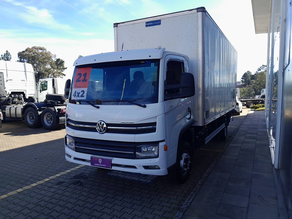 Caminhão VOLKSWAGEN VW 11180 Baú Furgão ANO 2021 de Fernando Vamos Seminovos em São Paulo