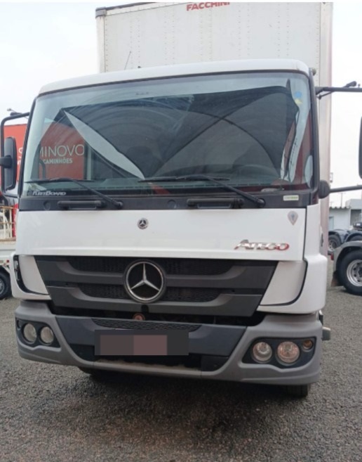 Caminhão MERCEDES BENZ MB 2426 Baú Furgão ANO de Thiago Vamos Seminovos em São Paulo