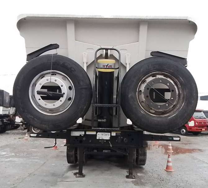 Carreta SEMI-REBOQUE BASCULANTE Randon ANO 2024 3 Eixos de Thiago Vamos Seminovos em São Paulo