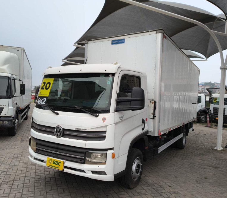 Caminhão VOLKSWAGEN VW 11180 Baú Furgão ANO 2021 de Thiago Vamos Seminovos em São Paulo