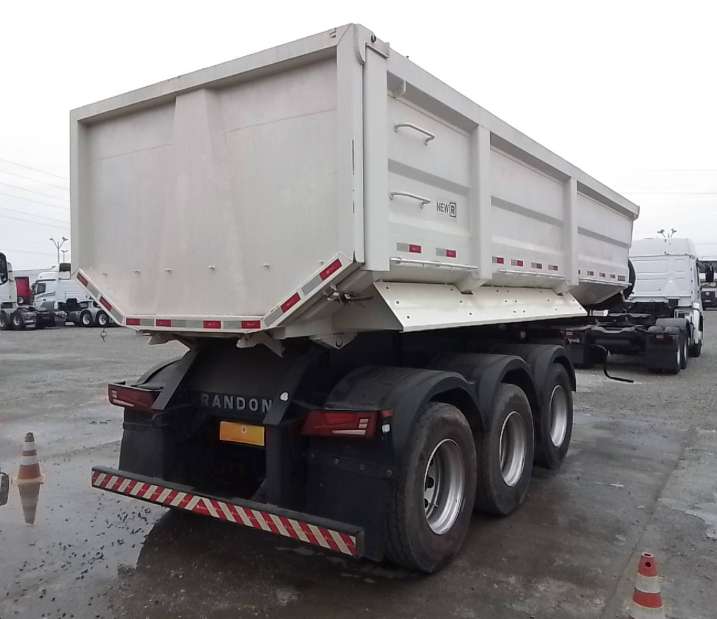Carreta SEMI-REBOQUE BASCULANTE Randon ANO 2024 3 Eixos de Thiago Vamos Seminovos em São Paulo