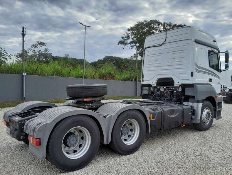 Cavalo Mecânico MERCEDES BENZ MB 2644 Chassis ANO 2022 de Thiago Vamos Seminovos em São Paulo