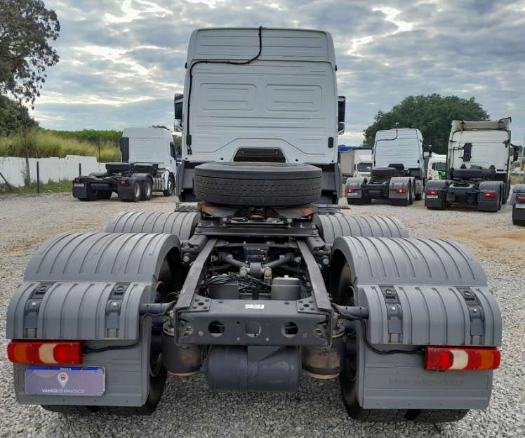 Cavalo Mecânico MERCEDES BENZ MB 2644 Chassis ANO 2022 de Thiago Vamos Seminovos em São Paulo