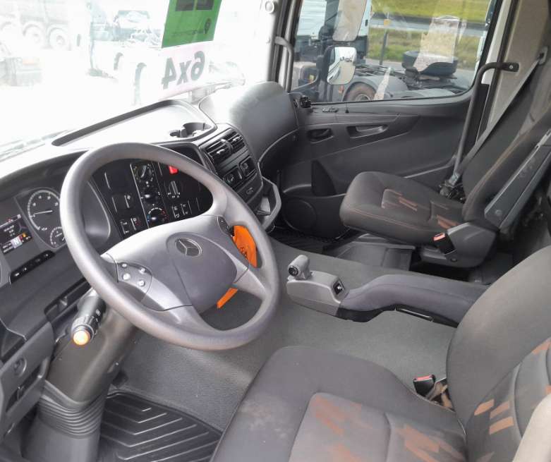 Cavalo Mecânico MERCEDES BENZ MB 2644 Chassis ANO 2022 de Thiago Vamos Seminovos em São Paulo