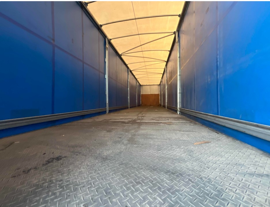 Carreta SEMI-REBOQUE BAU SIDER Truckvan ANO 2024 1 Eixo de Thiago Vamos Seminovos em São Paulo