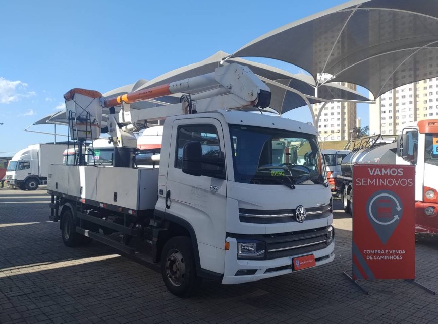 Caminhão VOLKSWAGEN VW 9170 Cesto Aereo ANO 2021 de Thiago Vamos Seminovos em São Paulo