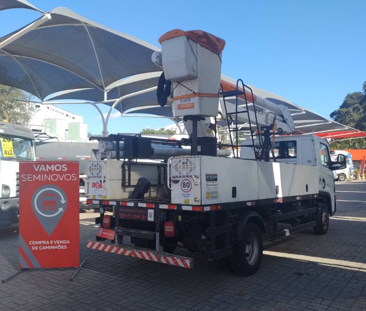 Caminhão VOLKSWAGEN VW 9170 Cesto Aereo ANO 2021 de Thiago Vamos Seminovos em São Paulo