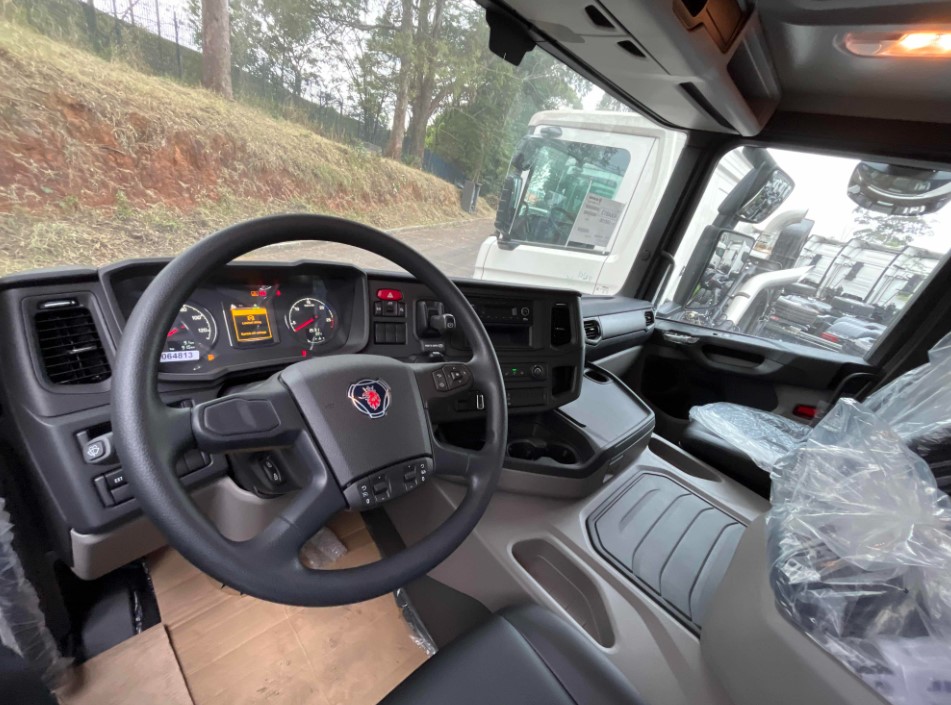 Caminhão SCANIA 560 Chassis ANO 2024 de Thiago Vamos Seminovos em São Paulo
