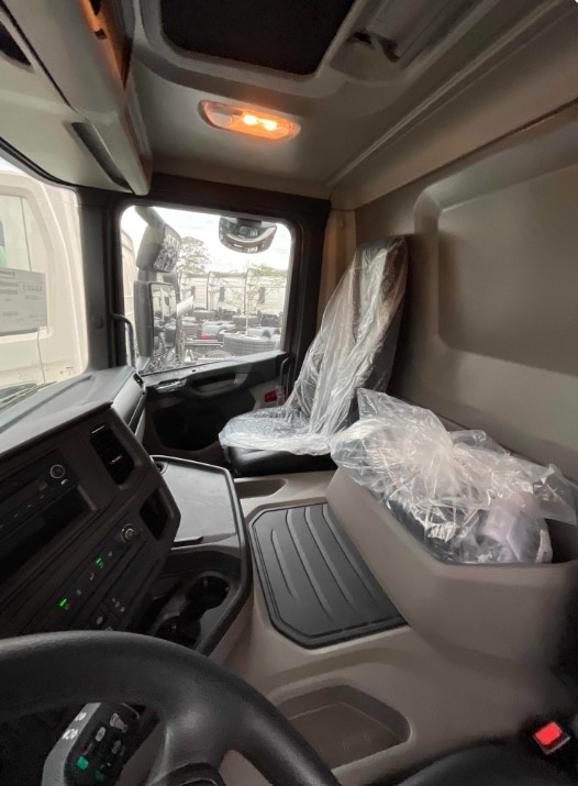 Caminhão SCANIA 560 Chassis ANO 2024 de Thiago Vamos Seminovos em São Paulo