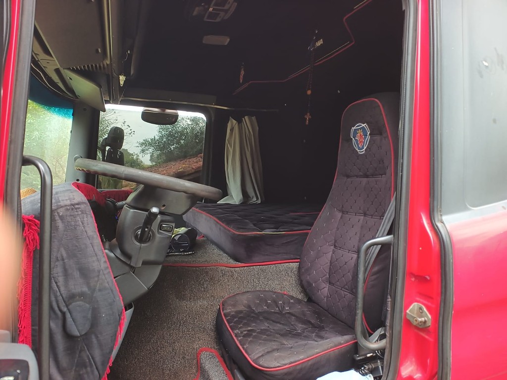 Caminhão SCANIA P310 Carga Seca ANO 2013 de Ponce Sanches Transportes em São Paulo