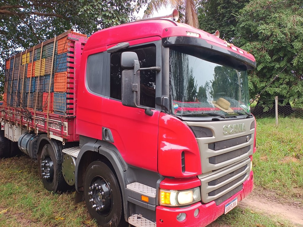 Caminhão SCANIA P310 Carga Seca ANO 2013 de Ponce Sanches Transportes em São Paulo