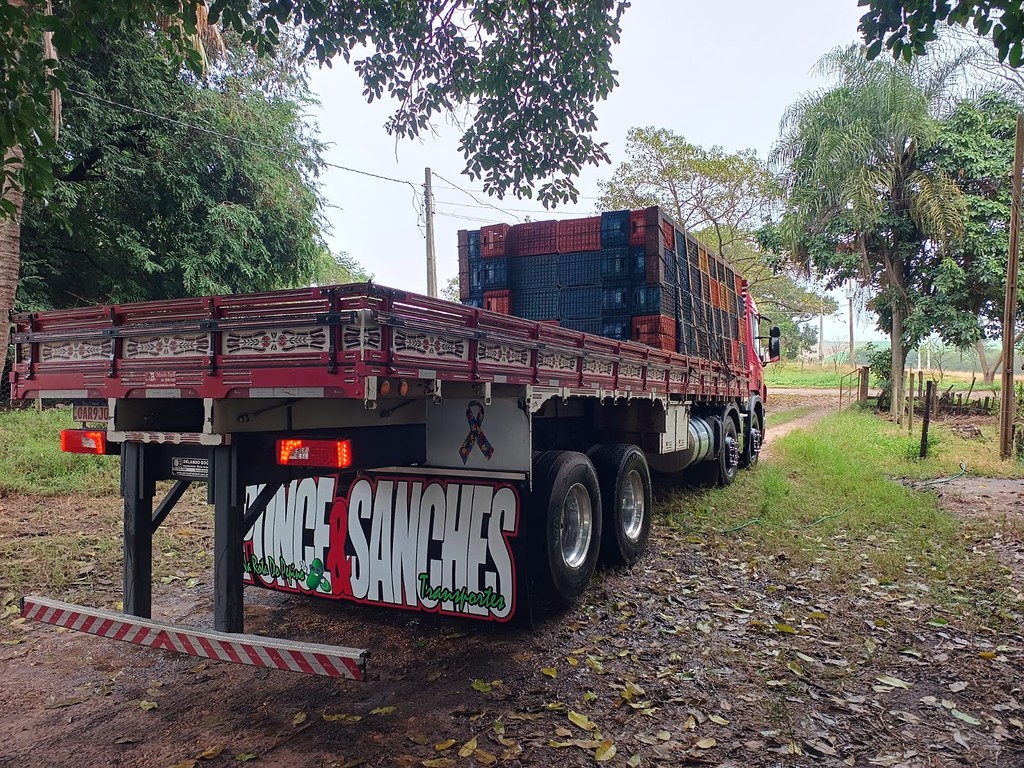 Caminhão SCANIA P310 Carga Seca ANO 2013 de Ponce Sanches Transportes em São Paulo