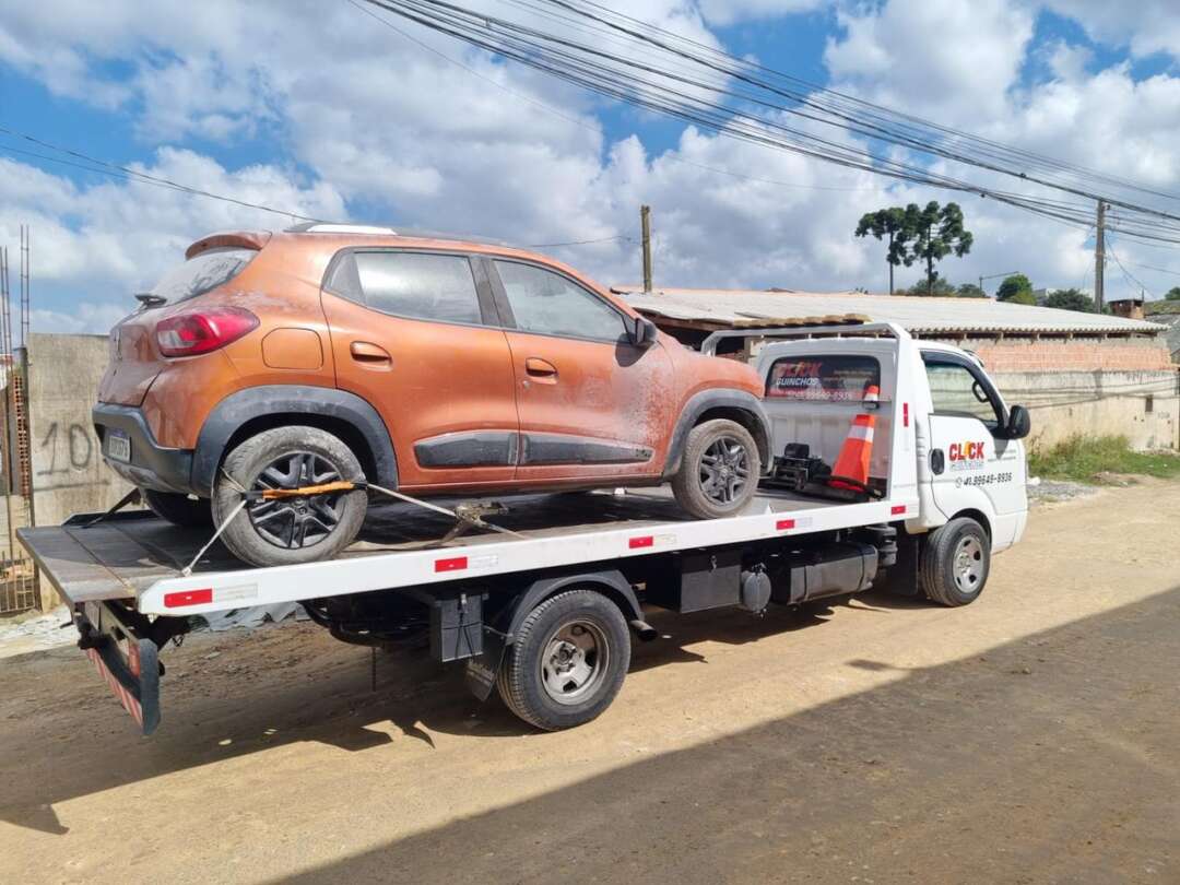 Caminhão KIA BONGO K-2500 Plataforma Guincho ANO 2012 de Marcelo Maia no Paraná
