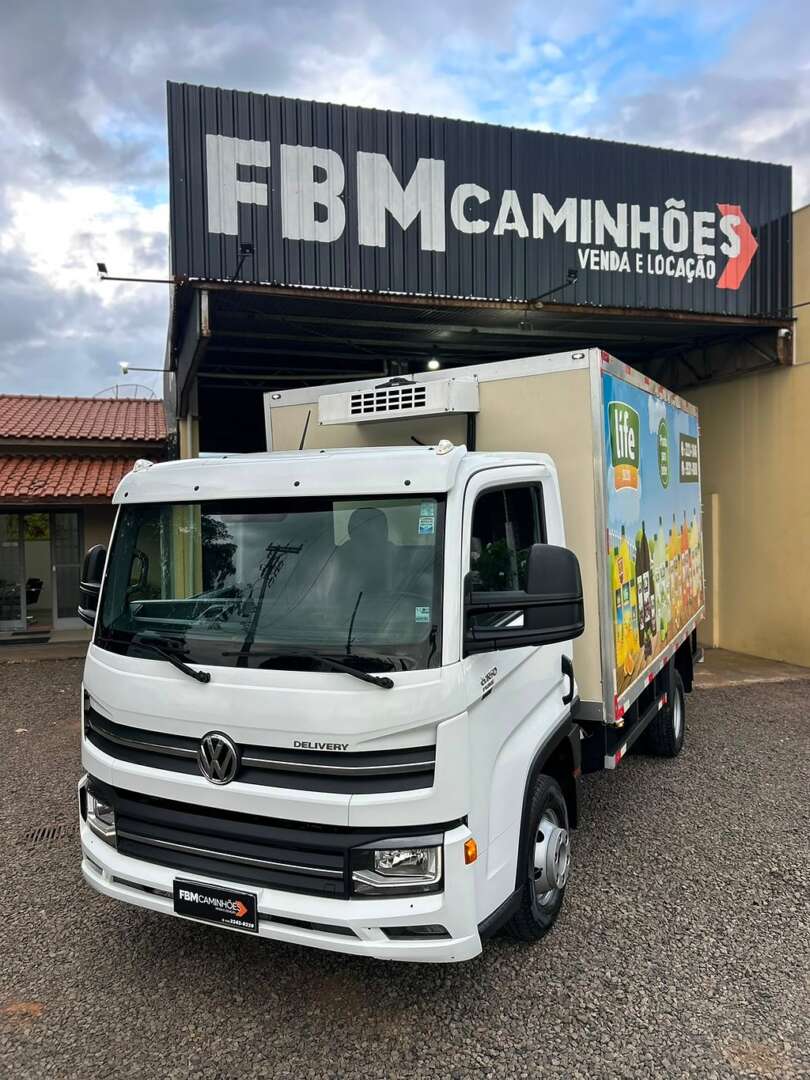 Caminhão VOLKSWAGEN VW 6160 Baú Refrigerado ANO 2022 de FBM Caminhões em São Paulo