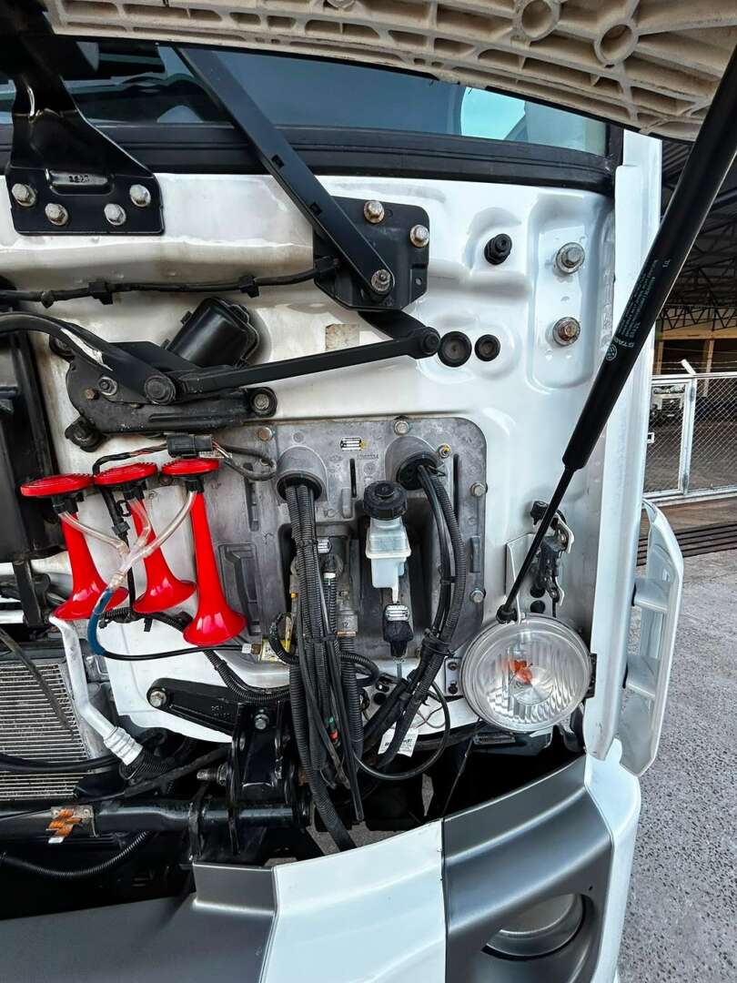 Caminhão VOLKSWAGEN VW 24280 Chassis ANO 2021 de FBM Caminhões em São Paulo