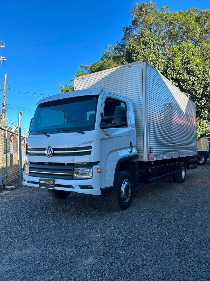 Caminhão VOLKSWAGEN VW 11180 Baú Furgão ANO 2022 de FBM Caminhões em São Paulo