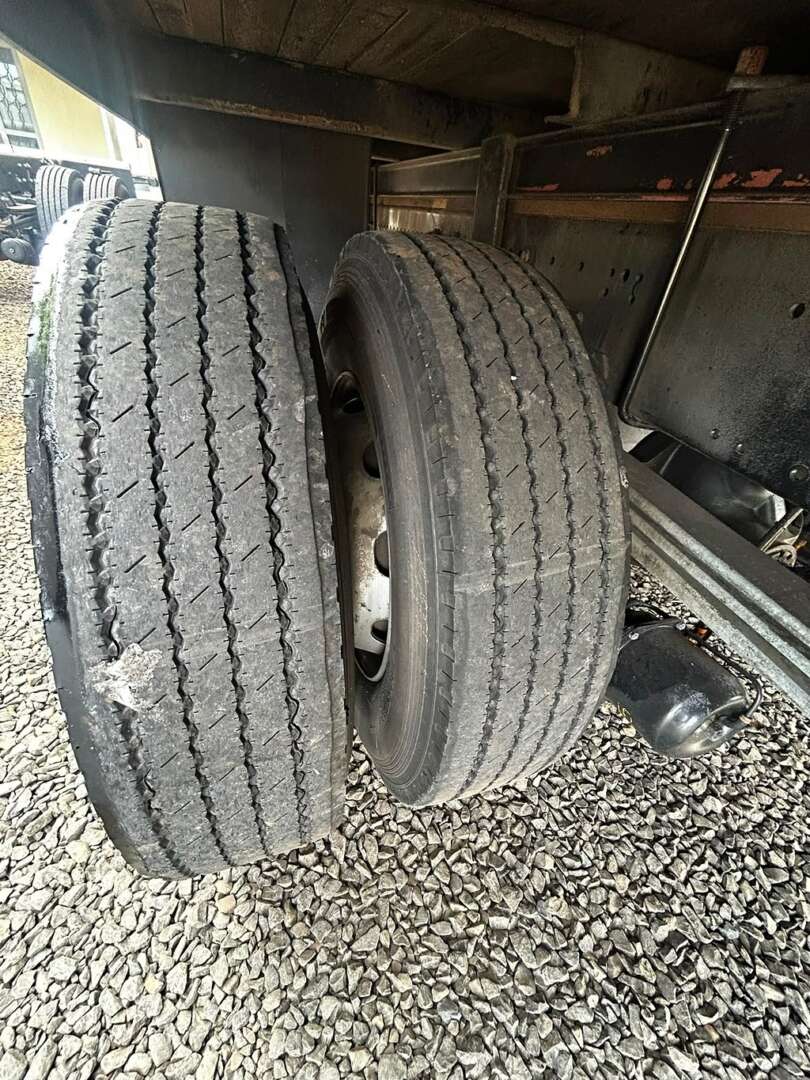 Caminhão MERCEDES BENZ MB 1418 Baú Furgão ANO 2005 de FBM Caminhões em São Paulo