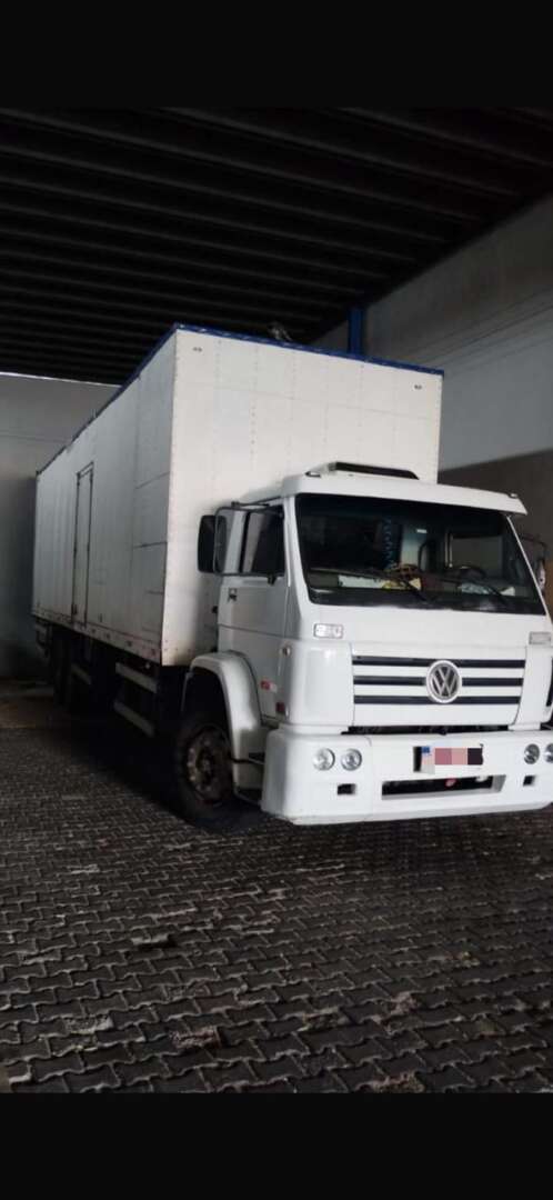 Caminhão VOLKSWAGEN VW 23210 Baú Furgão ANO 2005 de Venda Truck Anúncios São Paulo SP em São Paulo