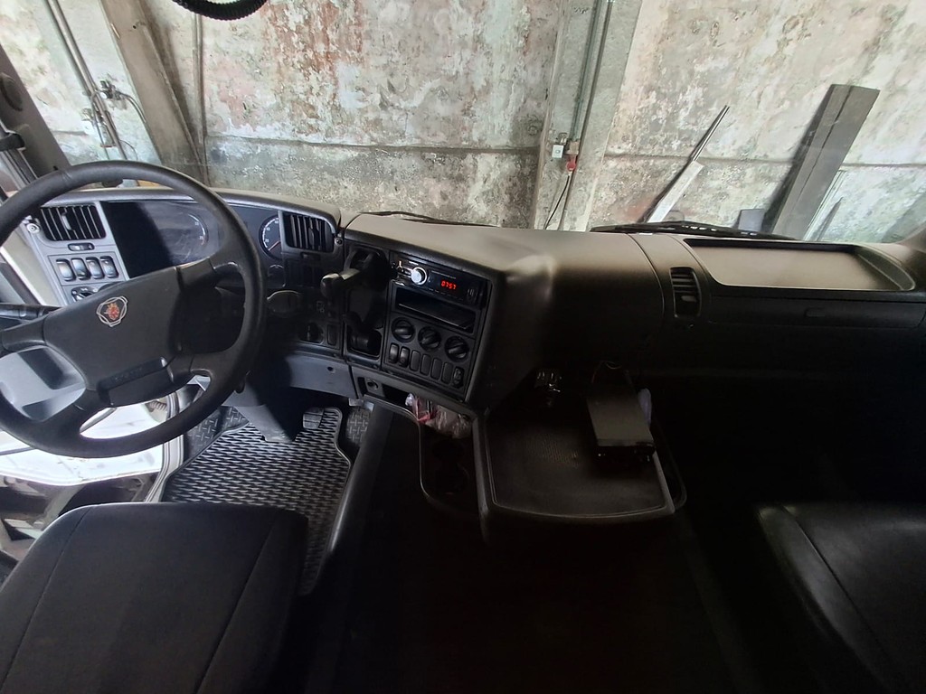 Caminhão SCANIA 440 Cavalo Mecânico ANO 2015 de Saliba Transportadora na Santa Catarina