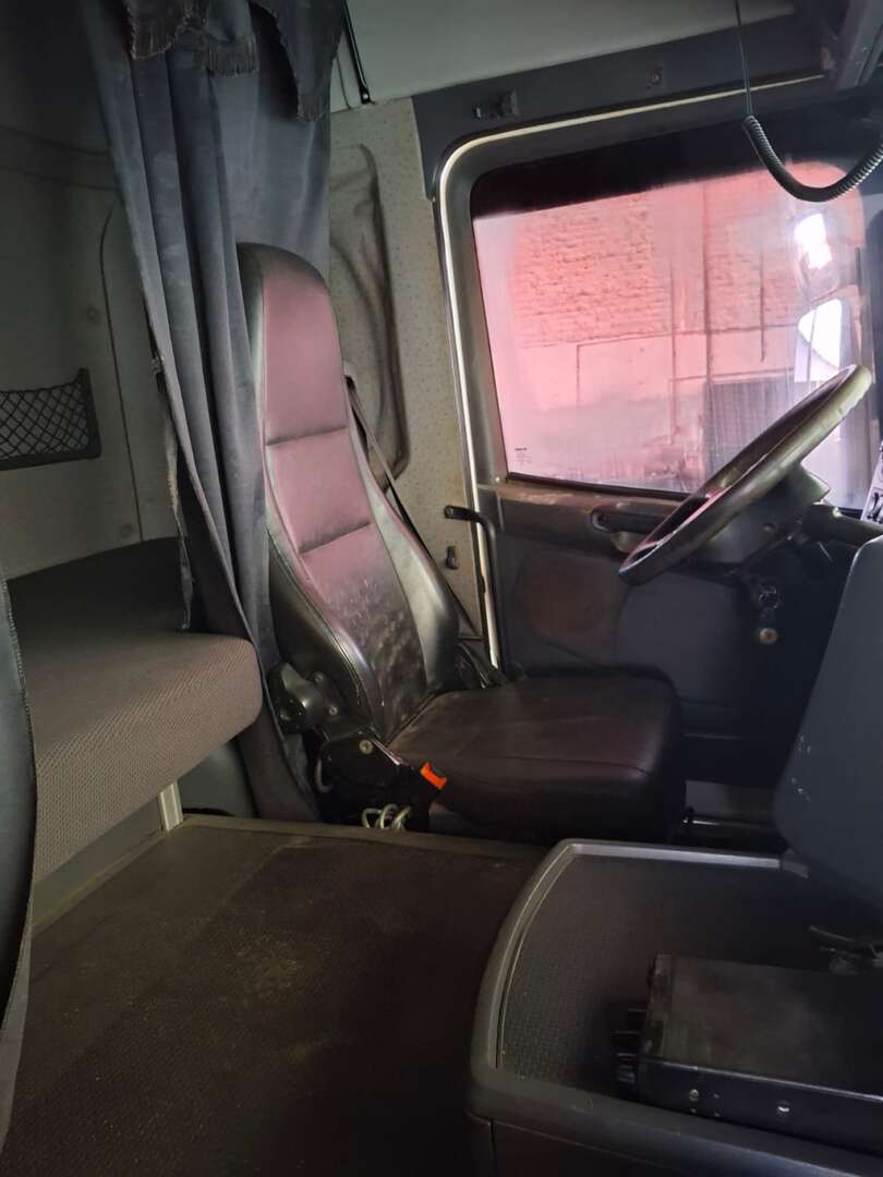 Caminhão SCANIA 440 Cavalo Mecânico ANO 2015 de Saliba Transportadora na Santa Catarina