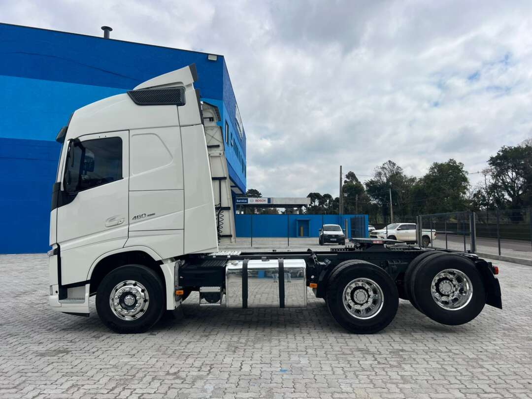 Caminhão VOLVO FH 460 Cavalo Mecânico ANO 2021 de Rodolima Caminhoes no Paraná
