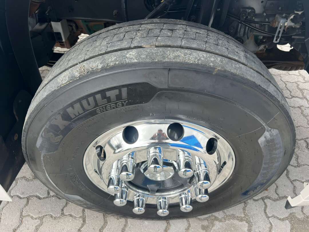 Caminhão VOLVO FH 460 Cavalo Mecânico ANO 2021 de Rodolima Caminhoes no Paraná