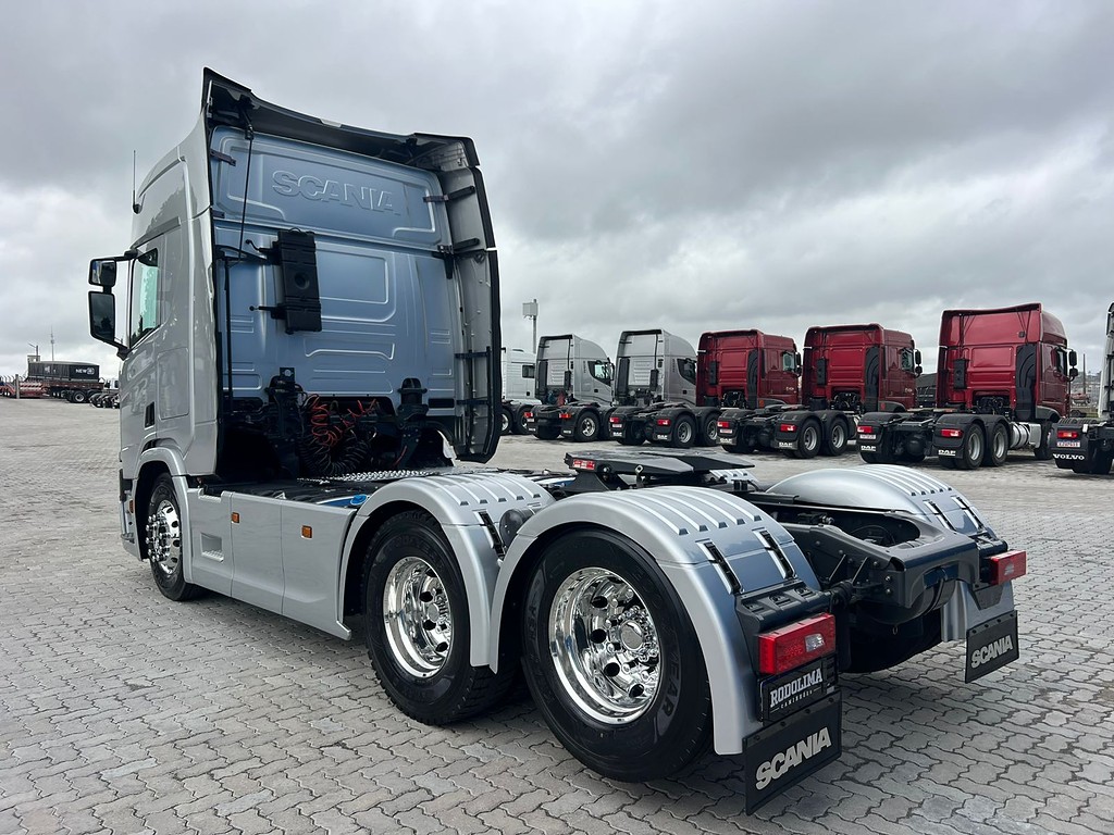 Caminhão SCANIA 450 Cavalo Mecânico ANO 2023 de Rodolima Caminhoes no Paraná