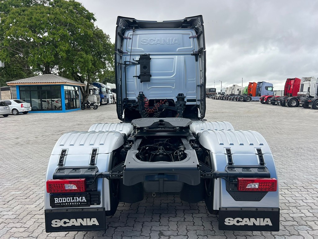 Caminhão SCANIA 450 Cavalo Mecânico ANO 2023 de Rodolima Caminhoes no Paraná