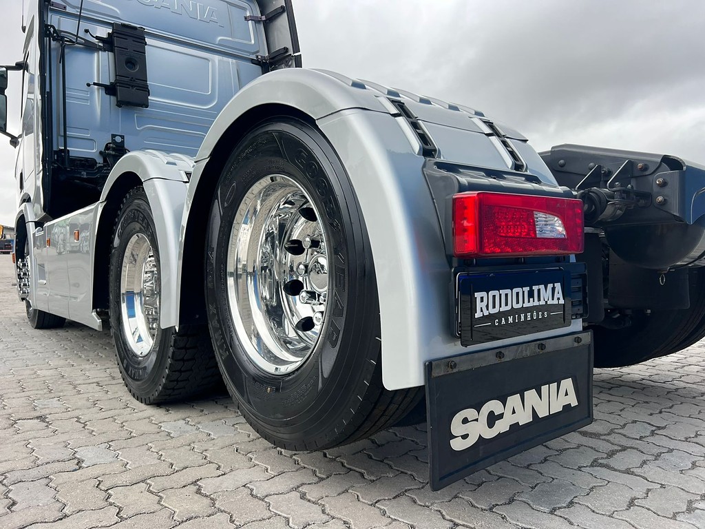 Caminhão SCANIA 450 Cavalo Mecânico ANO 2023 de Rodolima Caminhoes no Paraná
