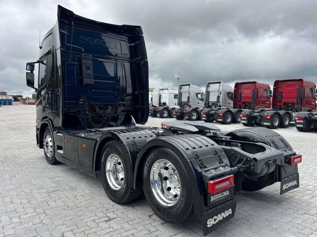 Caminhão SCANIA 460 Cavalo Mecânico ANO 2024 de Rodolima Caminhoes no Paraná