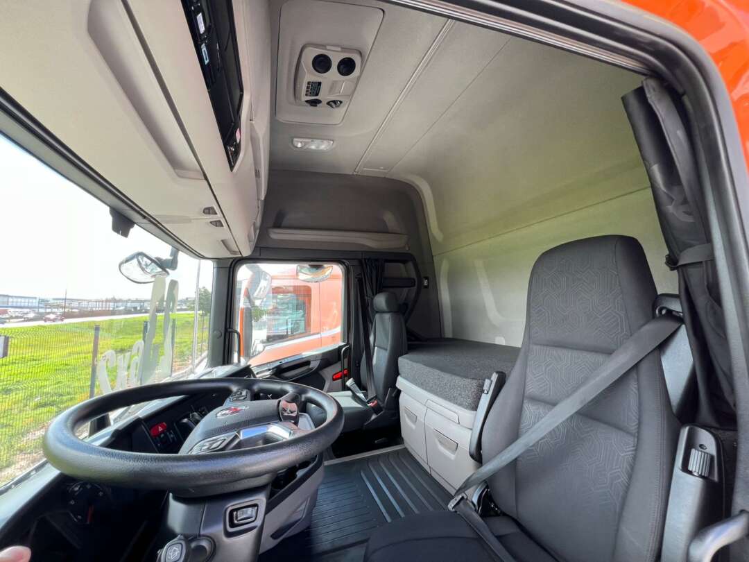 Caminhão SCANIA 450 Cavalo Mecânico ANO 2023 de Rodolima Caminhoes no Paraná