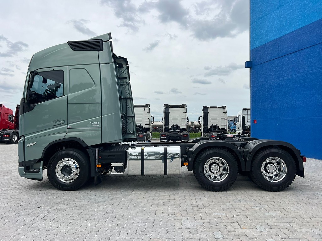Caminhão VOLVO FH 540 Cavalo Mecânico ANO 2025 de Rodolima Caminhoes no Paraná